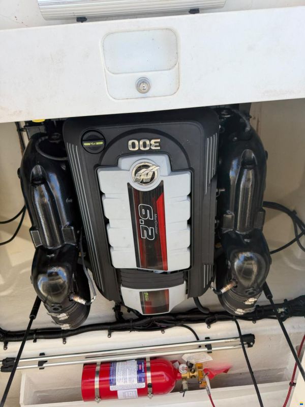 Sea Ray SLX 250