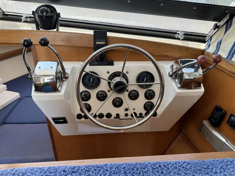 Bertram 28 Fly