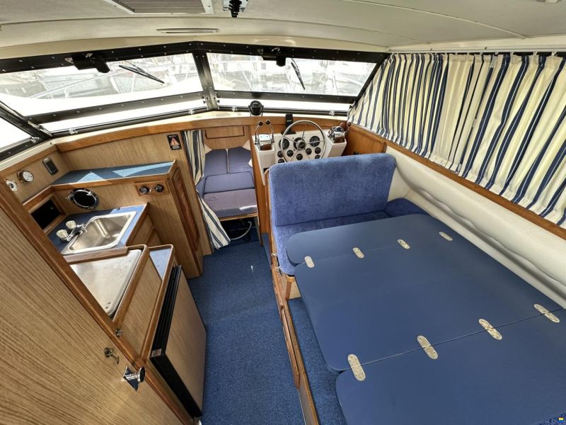 Bertram 28 Fly