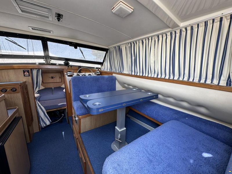 Bertram 28 Fly