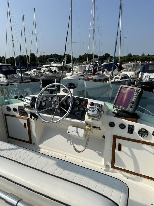 Bertram 28 Fly