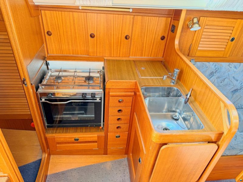 Hallberg-Rassy 34
