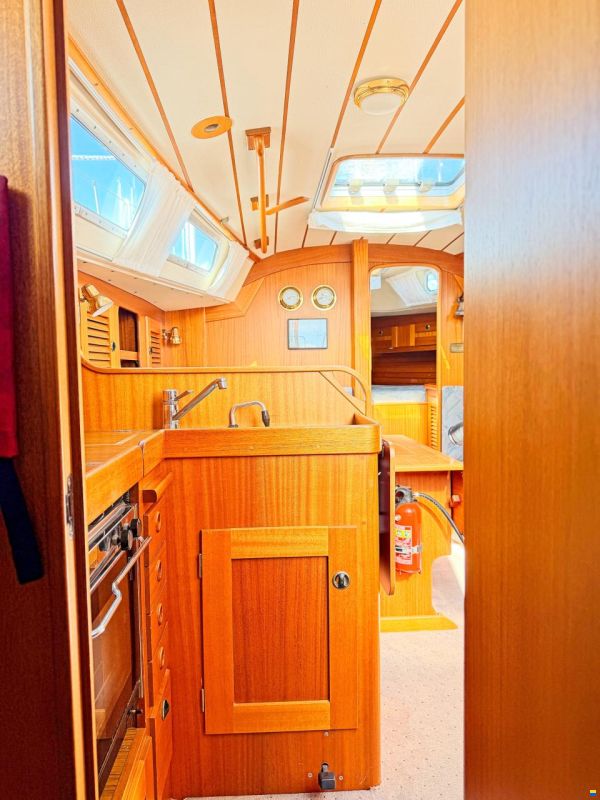 Hallberg-Rassy 34