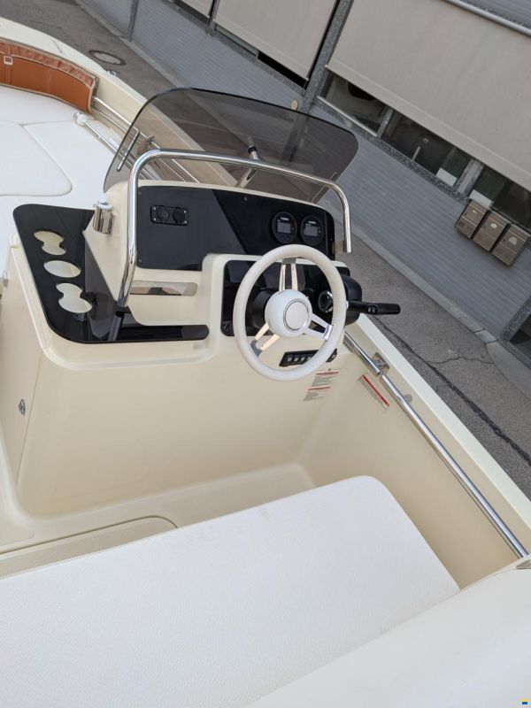 Invictus 20C SX