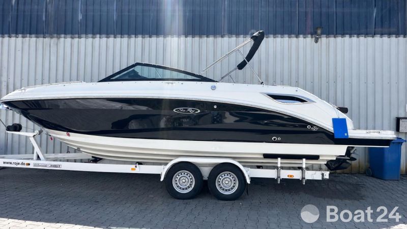 Sea Ray SDX250E & Trailer  (1. Hand)