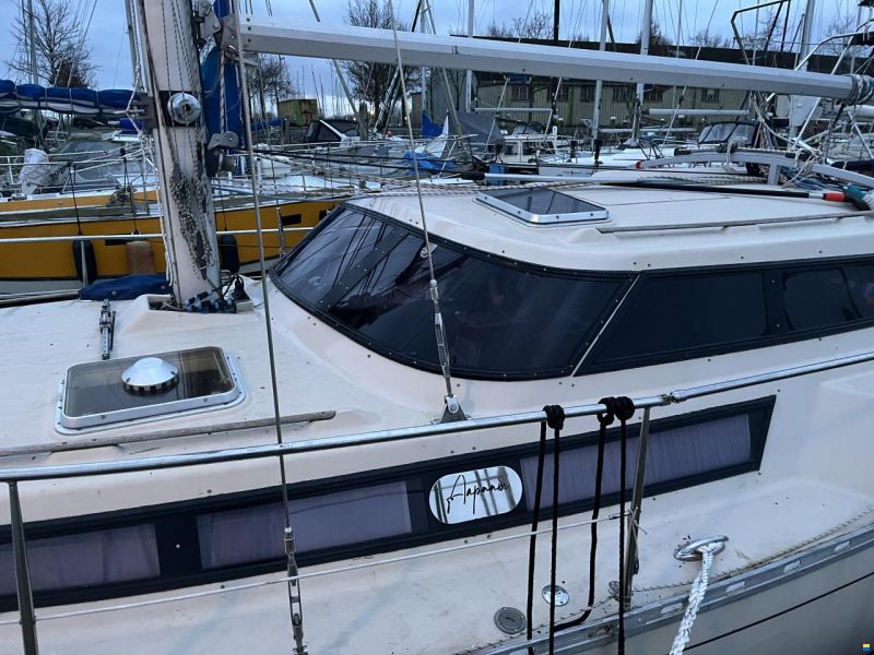 Beneteau Evasion 34, gebogenen Scheiben