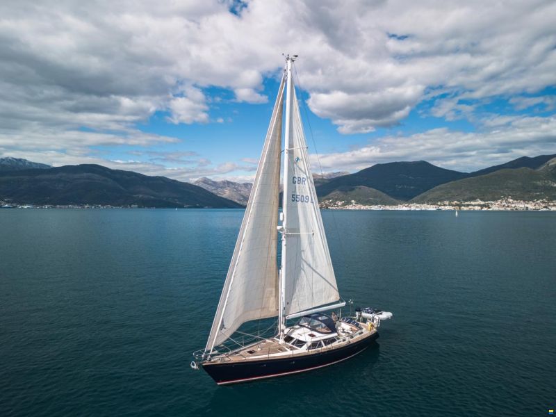 Discovery Yachts 55