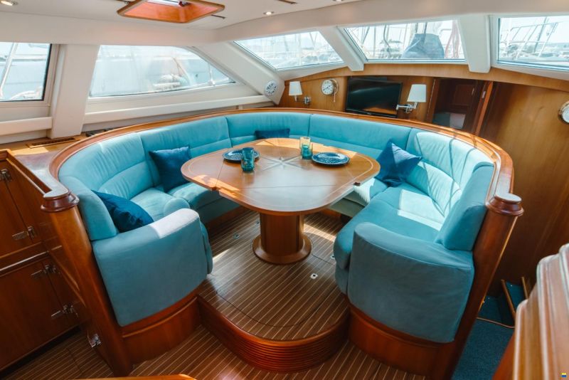 Discovery Yachts 55