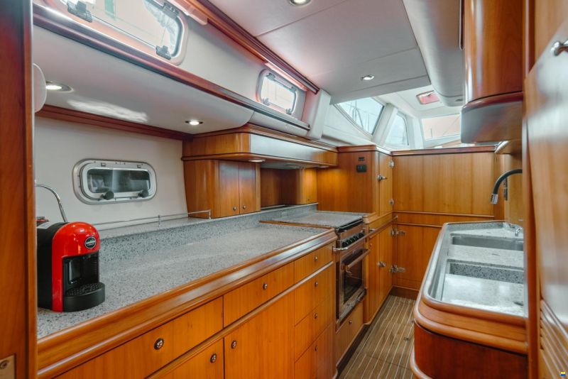 Discovery Yachts 55