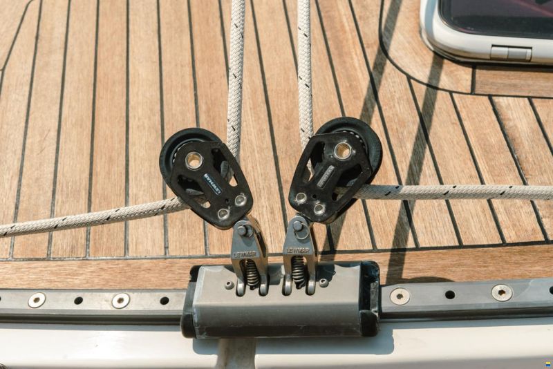 Discovery Yachts 55