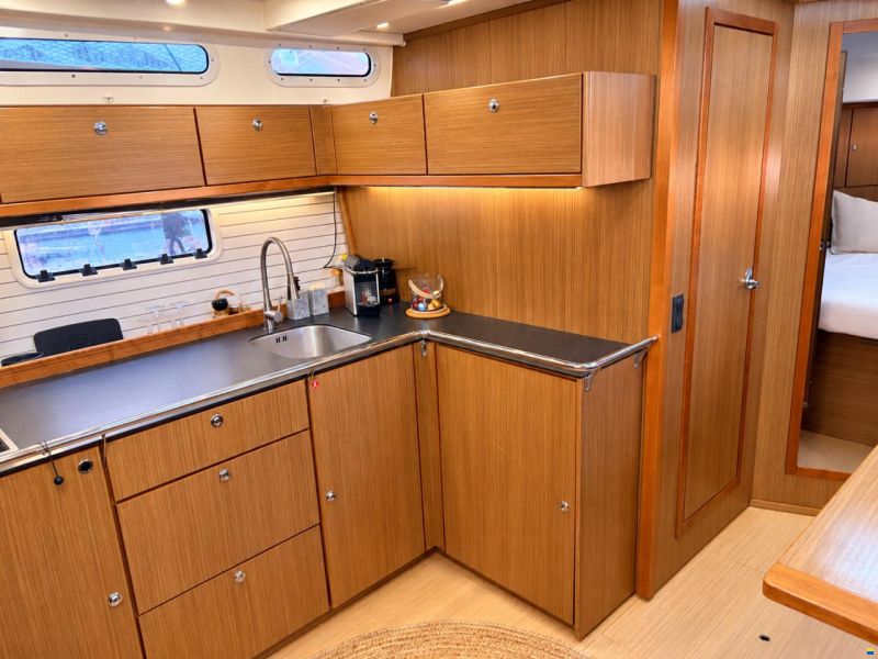 Bavaria Deep Blue 46