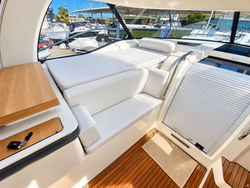 Bavaria Deep Blue 46