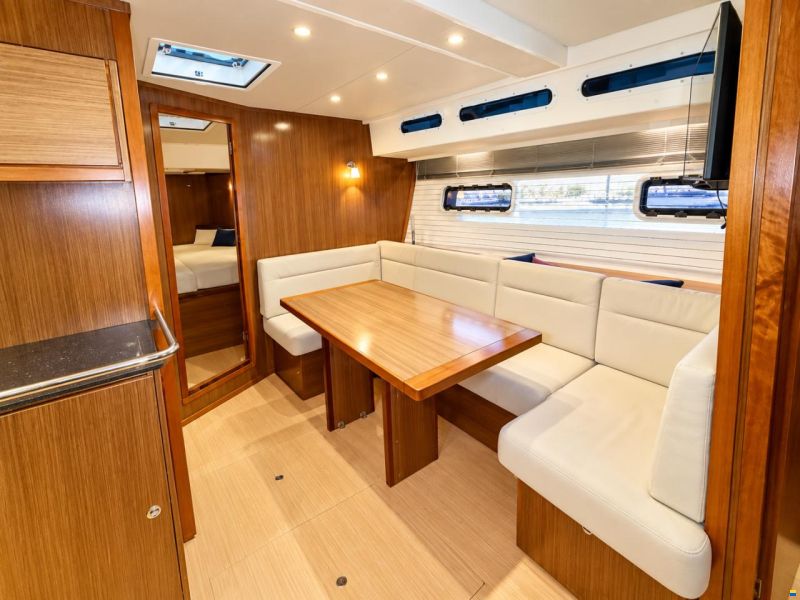 Bavaria Deep Blue 46