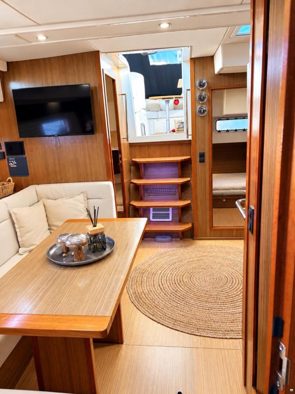 Bavaria Deep Blue 46