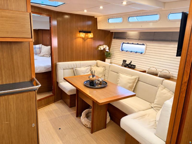 Bavaria Deep Blue 46