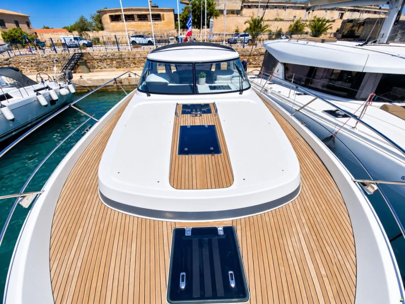 Bavaria Deep Blue 46