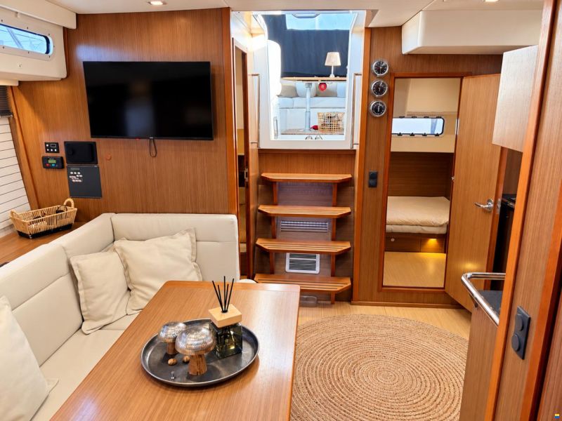 Bavaria Deep Blue 46
