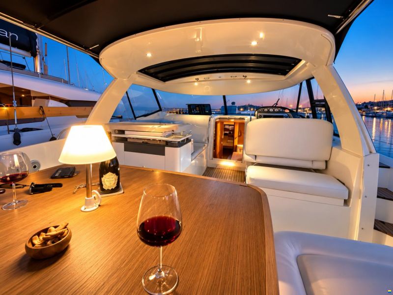 Bavaria Deep Blue 46