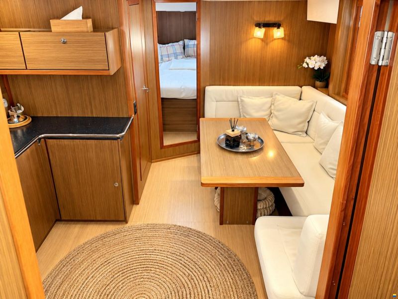 Bavaria Deep Blue 46