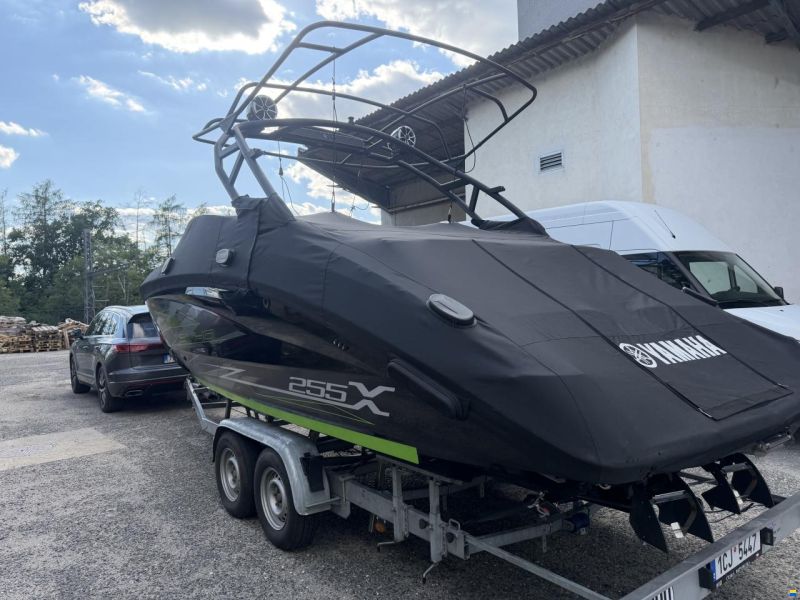 Yamaha WaveRunner 255 XE
