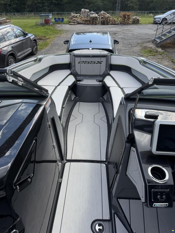 Yamaha WaveRunner 255 XE