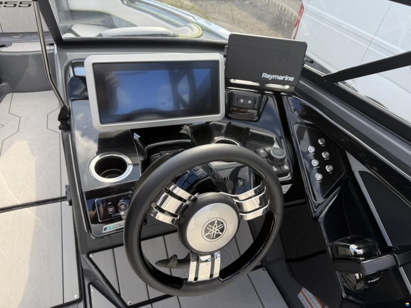Yamaha WaveRunner 255 XE