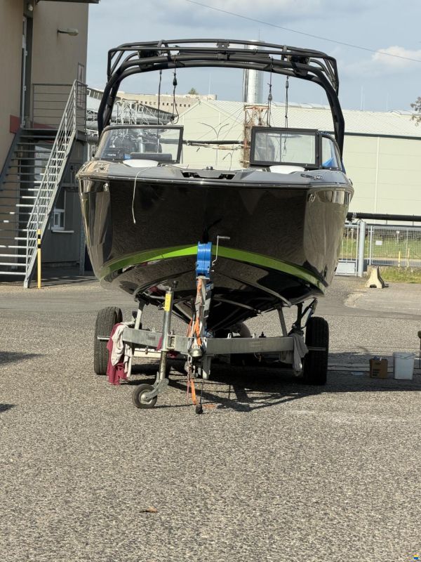 Yamaha WaveRunner 255 XE