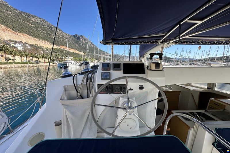 Lagoon 380 S2