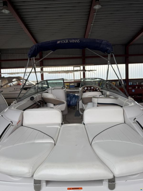 Four Winns 250 Horizon
