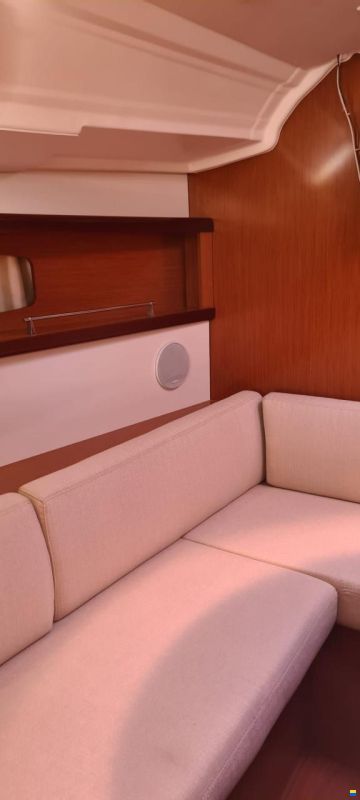 Beneteau Oceanis 37