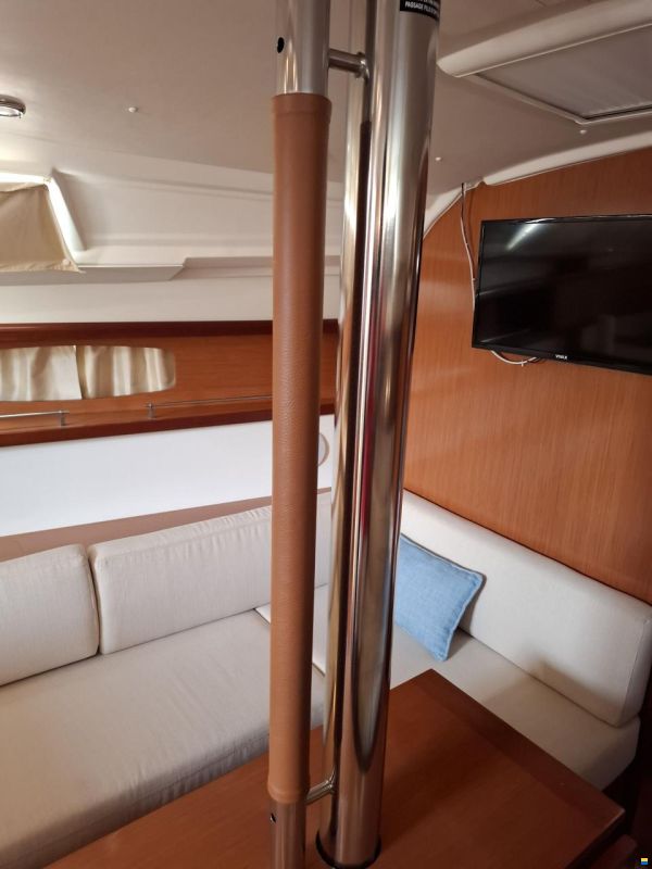 Beneteau Oceanis 37