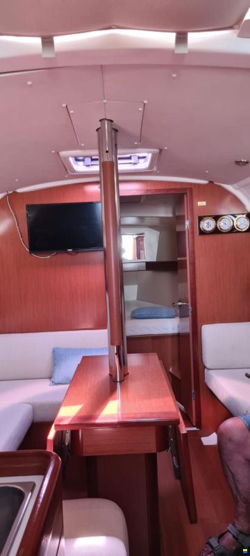 Beneteau Oceanis 37