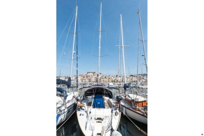 Bavaria 42