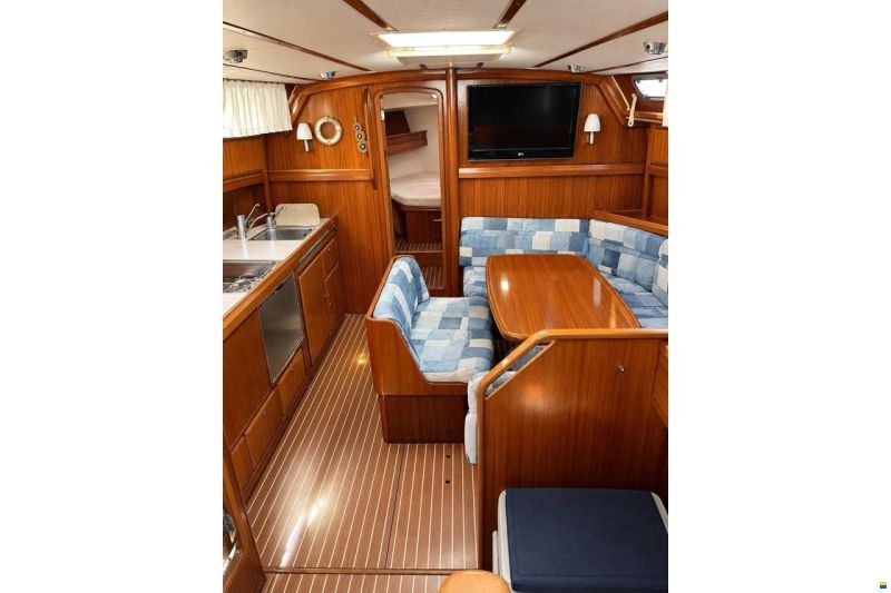 Bavaria 42
