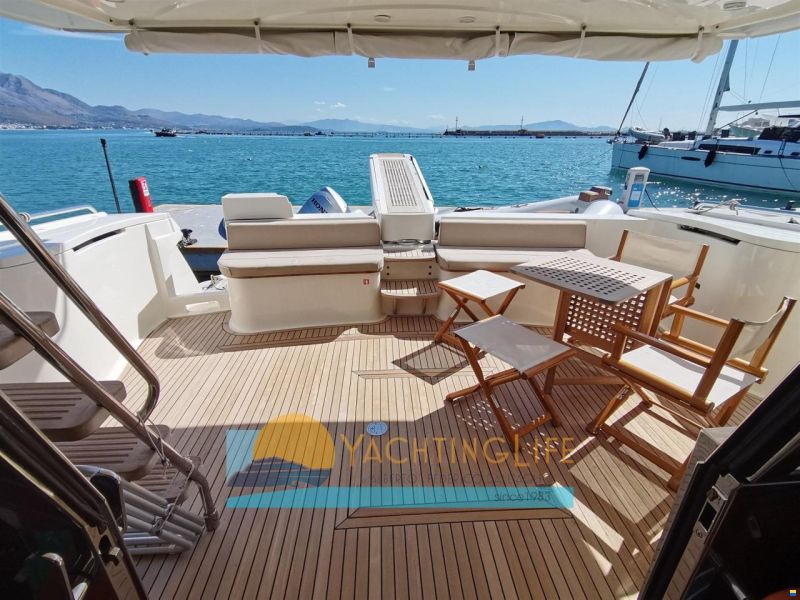 Ferretti 590