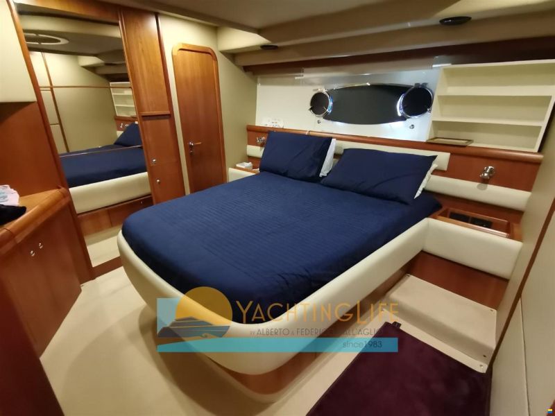 Ferretti 590