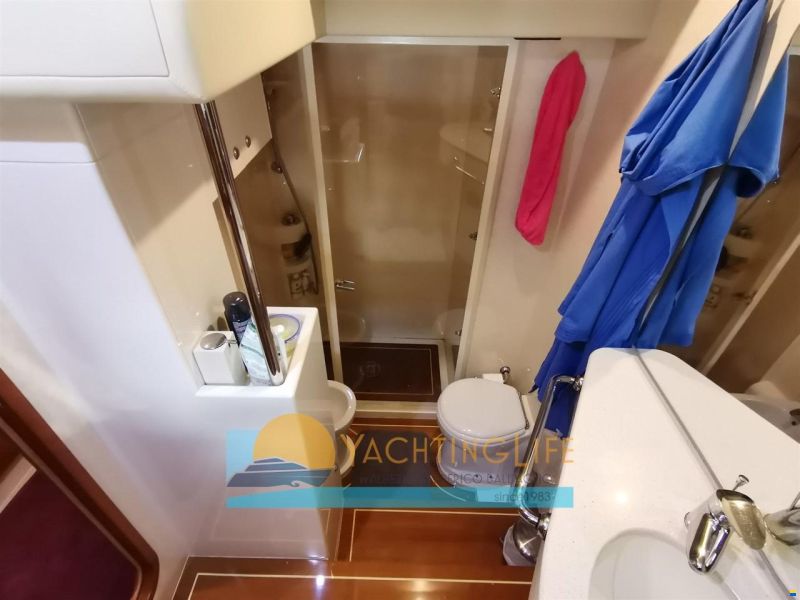 Ferretti 590