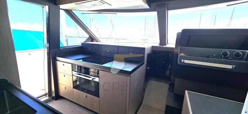 Azimut Magellano 66EVO