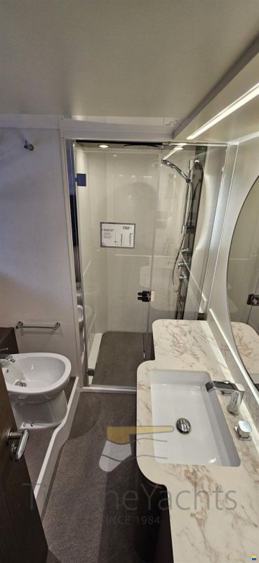 Azimut Magellano 66EVO