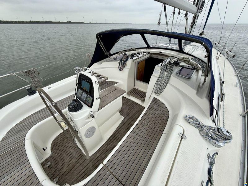 Bavaria 39