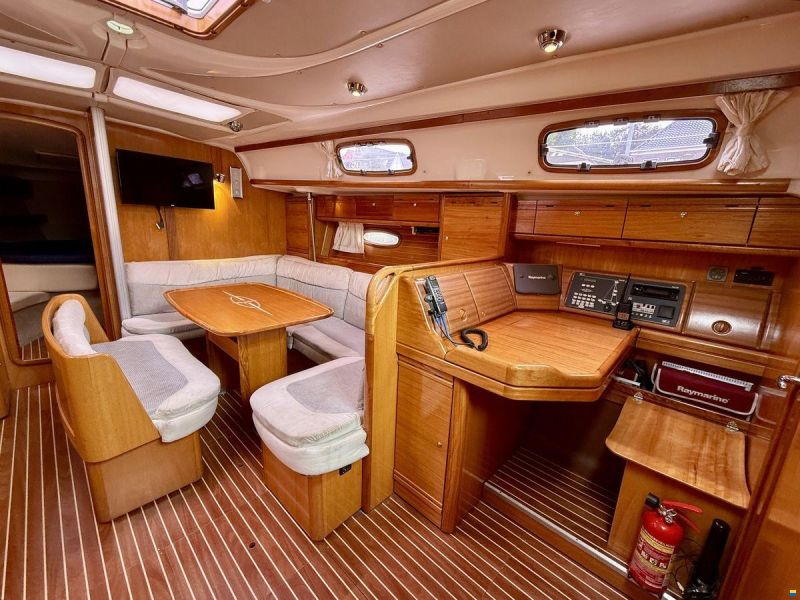 Bavaria 39