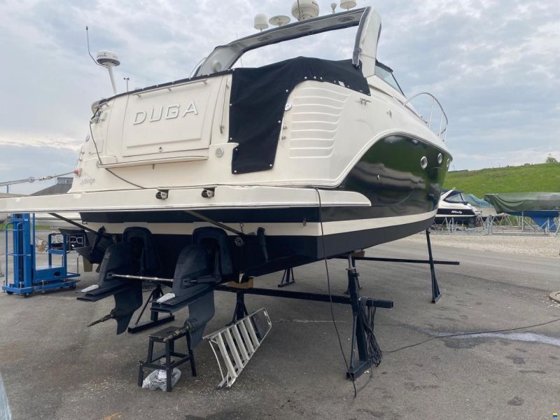 Rinker 360 Fiesta Vee