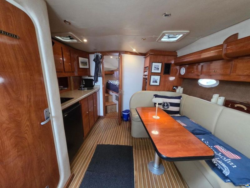 Rinker 360 Fiesta Vee