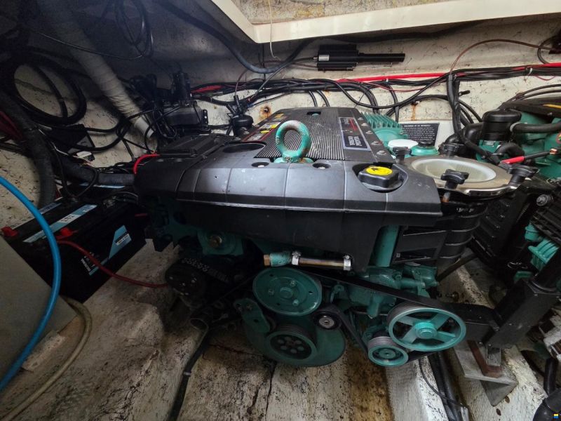 Rinker 360 Fiesta Vee