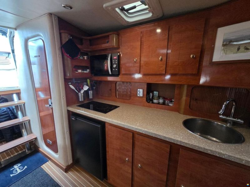 Rinker 360 Fiesta Vee