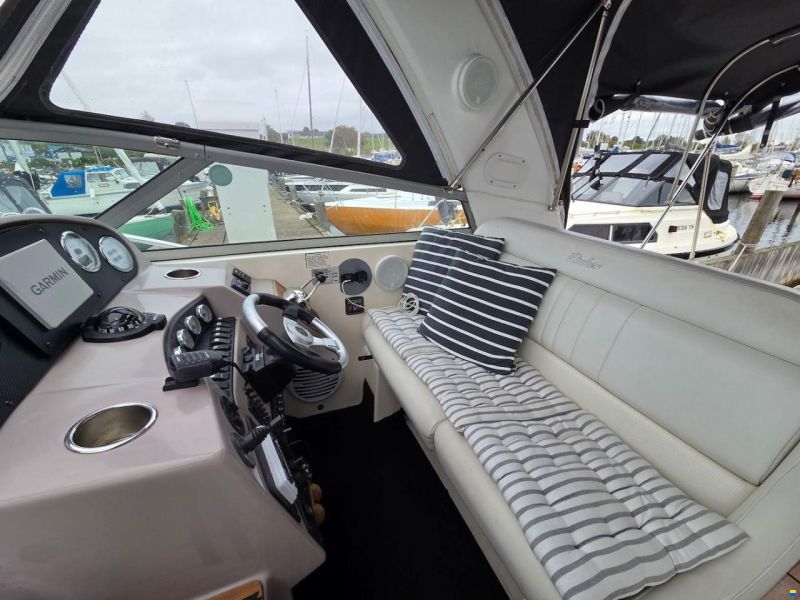 Rinker 360 Fiesta Vee