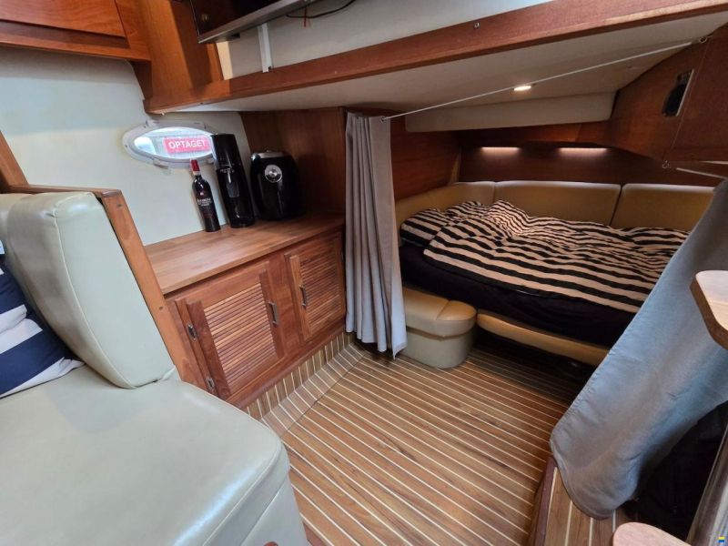 Rinker 360 Fiesta Vee