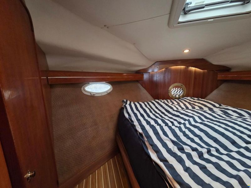 Rinker 360 Fiesta Vee
