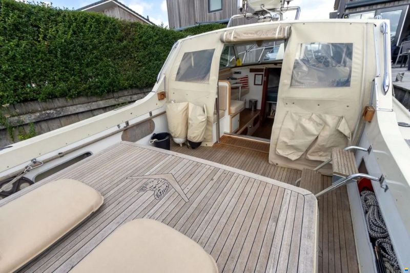 Bertram 26 HT