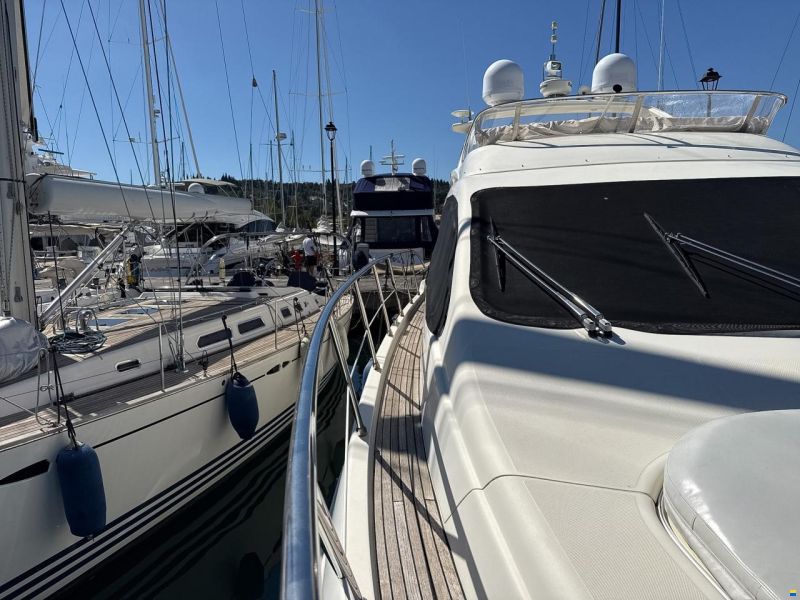 Azimut 55E